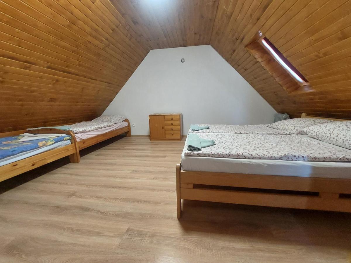 Orban Nyaralohaz Villa Kovagoors Luaran gambar
